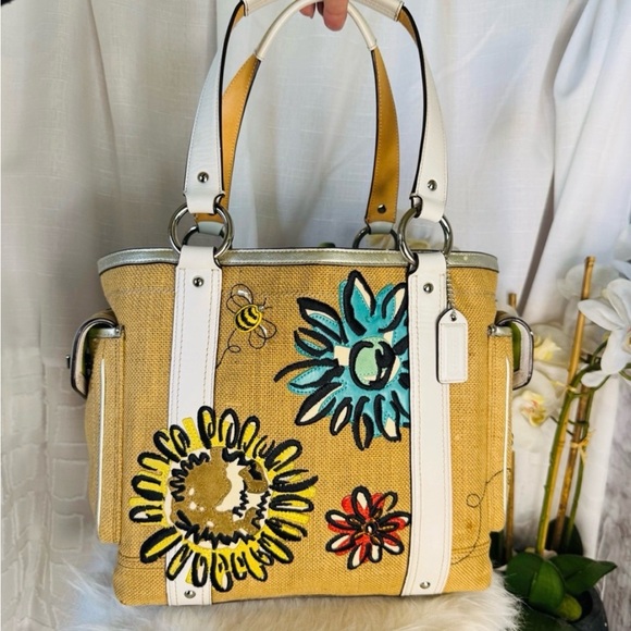 Coach Floral straw Tote Bag with matching wristlet - collectors piece - ENC - Picture 14 of 14